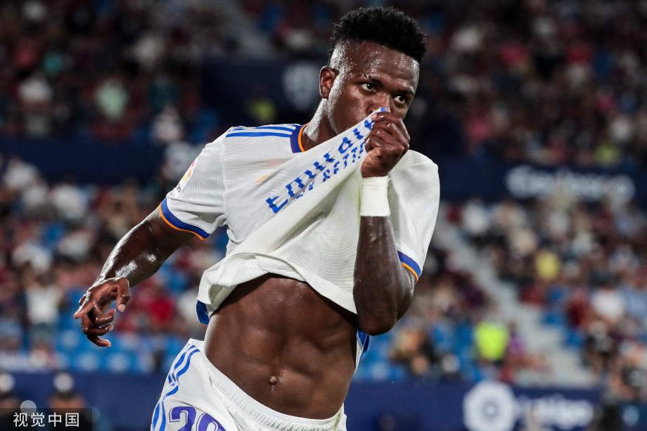 谷攀上顶峰 谷攀上顶峰