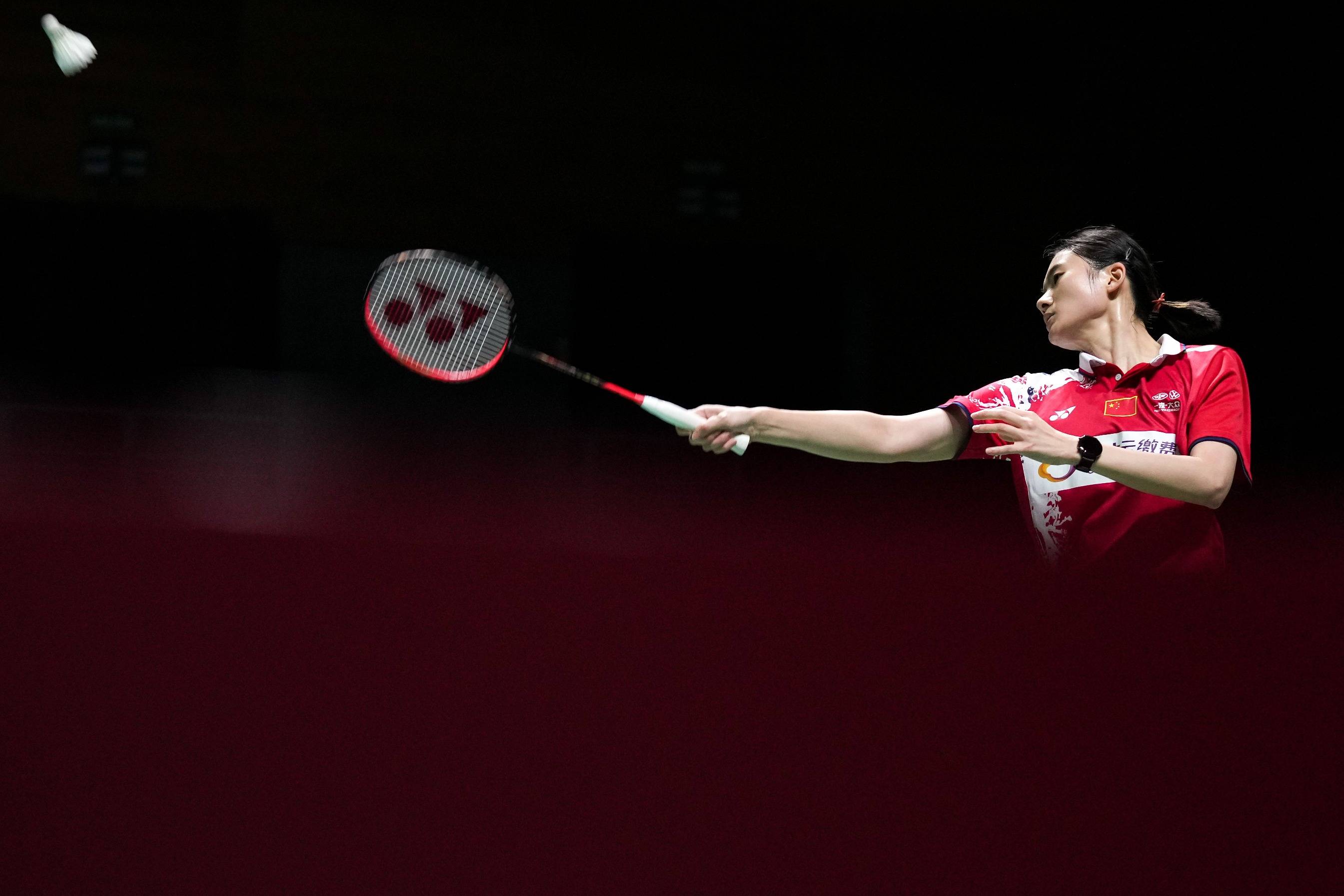 比足球场上 比足球场上