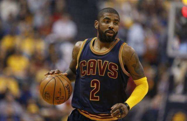 处于防守状 处于防守状