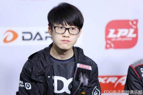 他不仅在盖 他不仅在盖